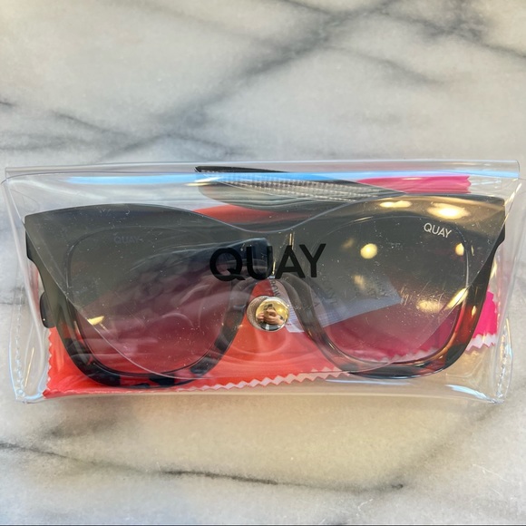 NWT Quay AFTER HOURS in sold out NAVY TORTOISE/SMOKE colorway w/ Gradient lenses - Picture 3 of 9